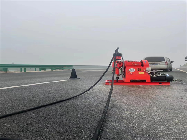 宾阳马路路基路面开裂下沉注浆加固灌浆